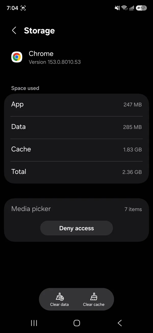 Samsung app Storage screen showing 1.83 GB of cache and a Clear cache button